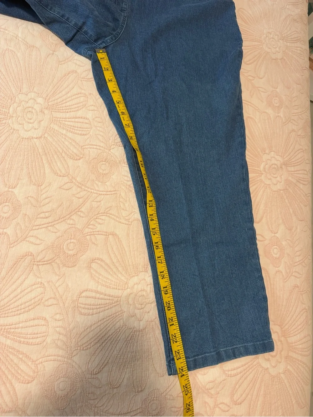 hearts of palm Navy Stretch Waist Cropped Jeans